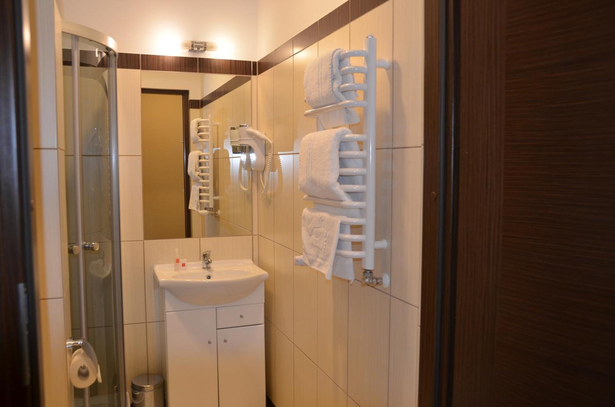 Hotel Pik Mikolow Quarto foto