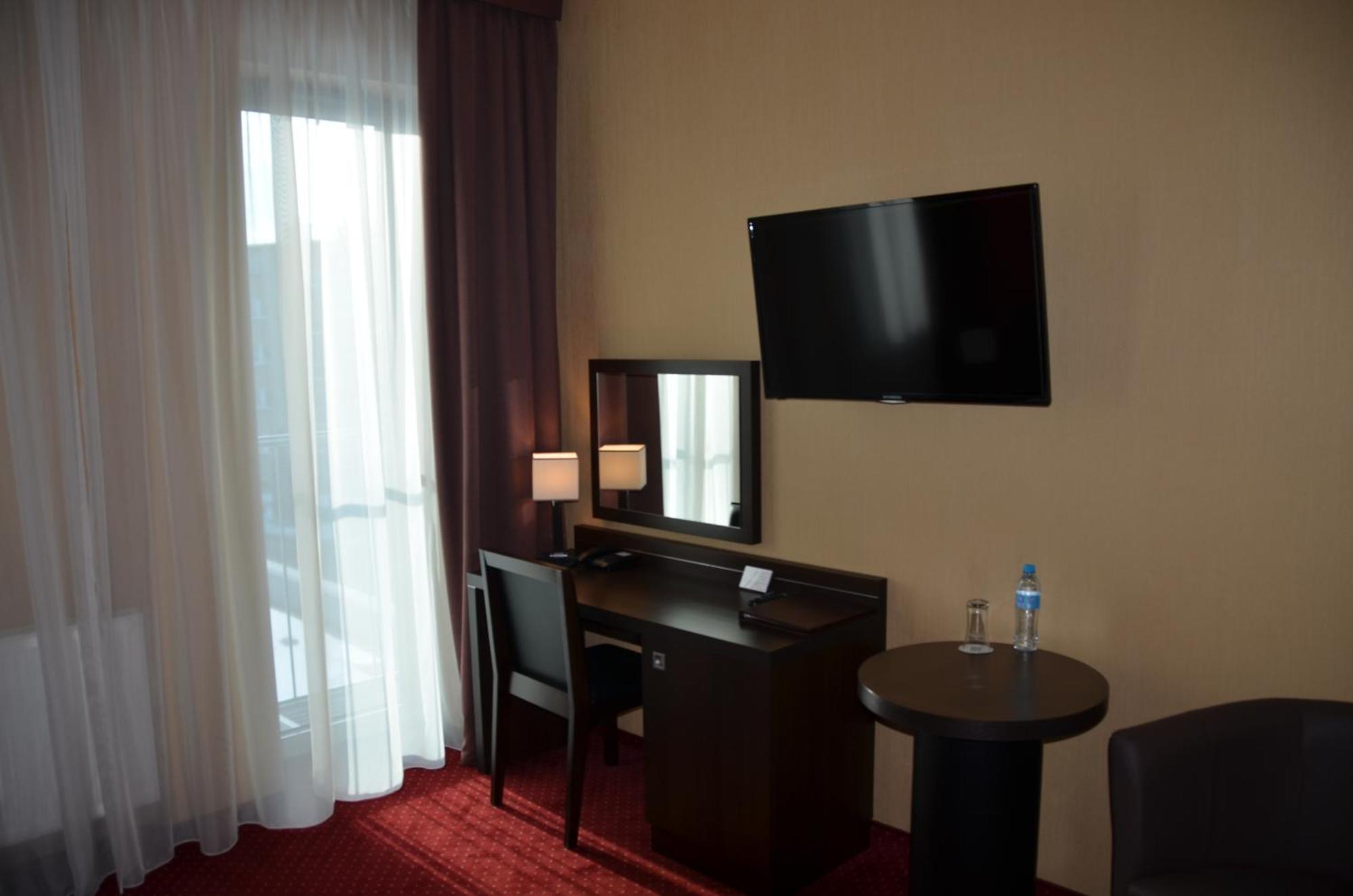 Hotel Pik Mikolow Quarto foto